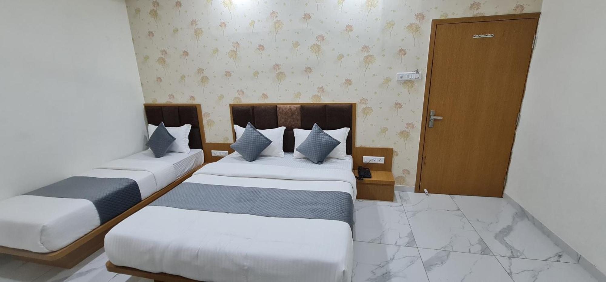 Hotel Vivan 巴罗达 外观 照片
